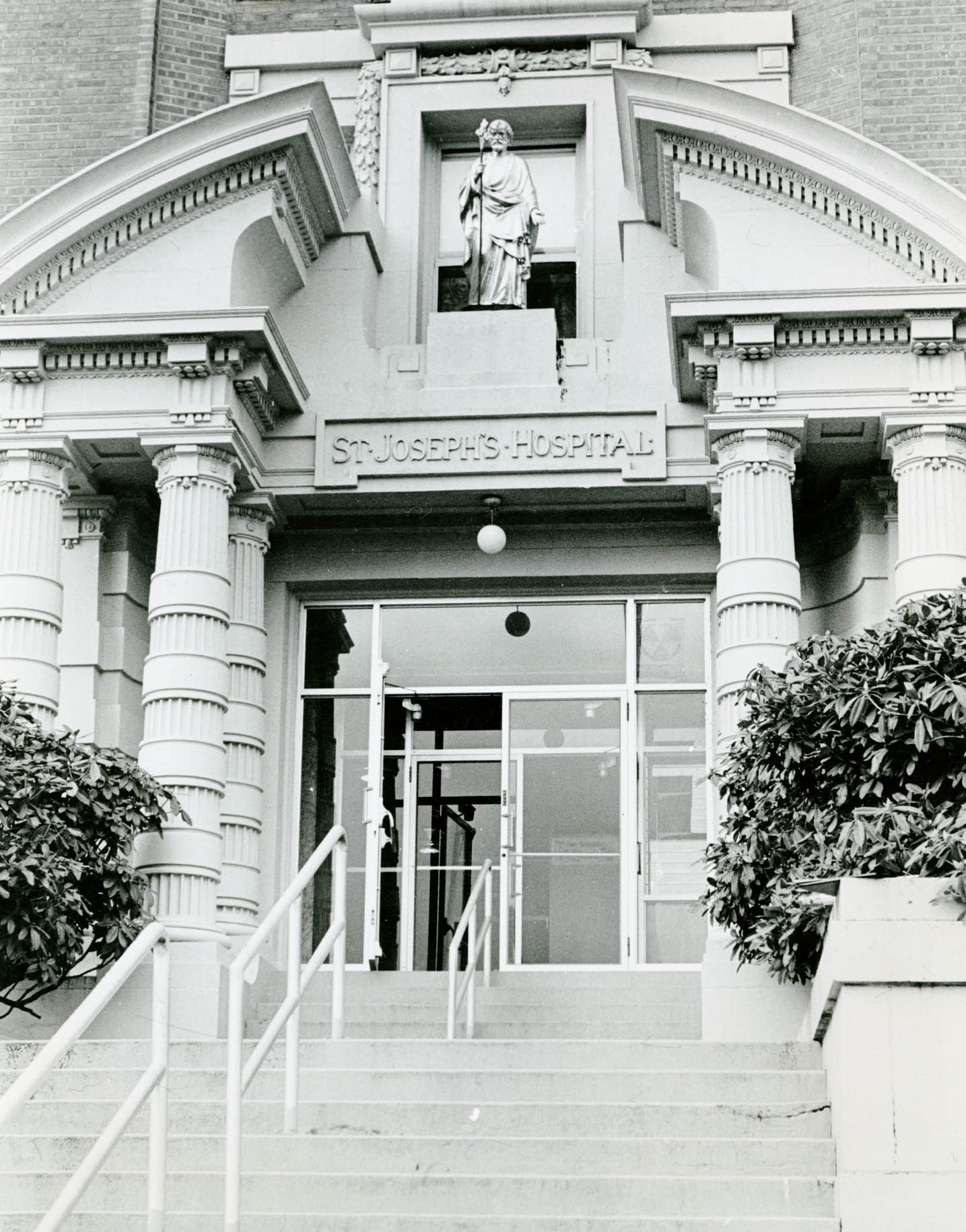 Front entrance of St Joseph's Hospital